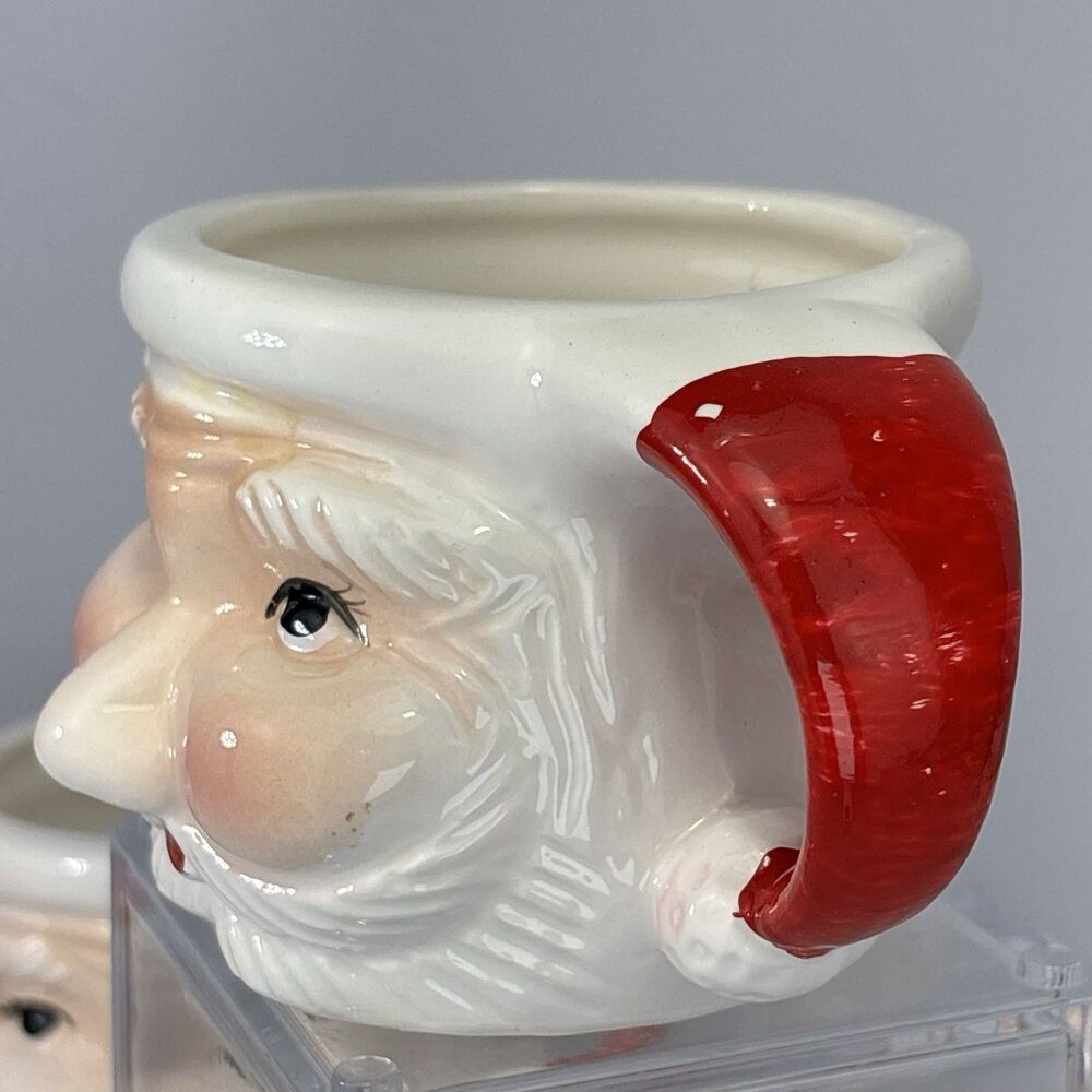 Vintage 8 oz Santa Claus Mugs Made in Taiwan Set of 4 Hand Painted - Picture 9 of 16